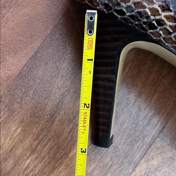 Like new Anne Klein Brown Snake Pattern Heels - Picture 16 of 16